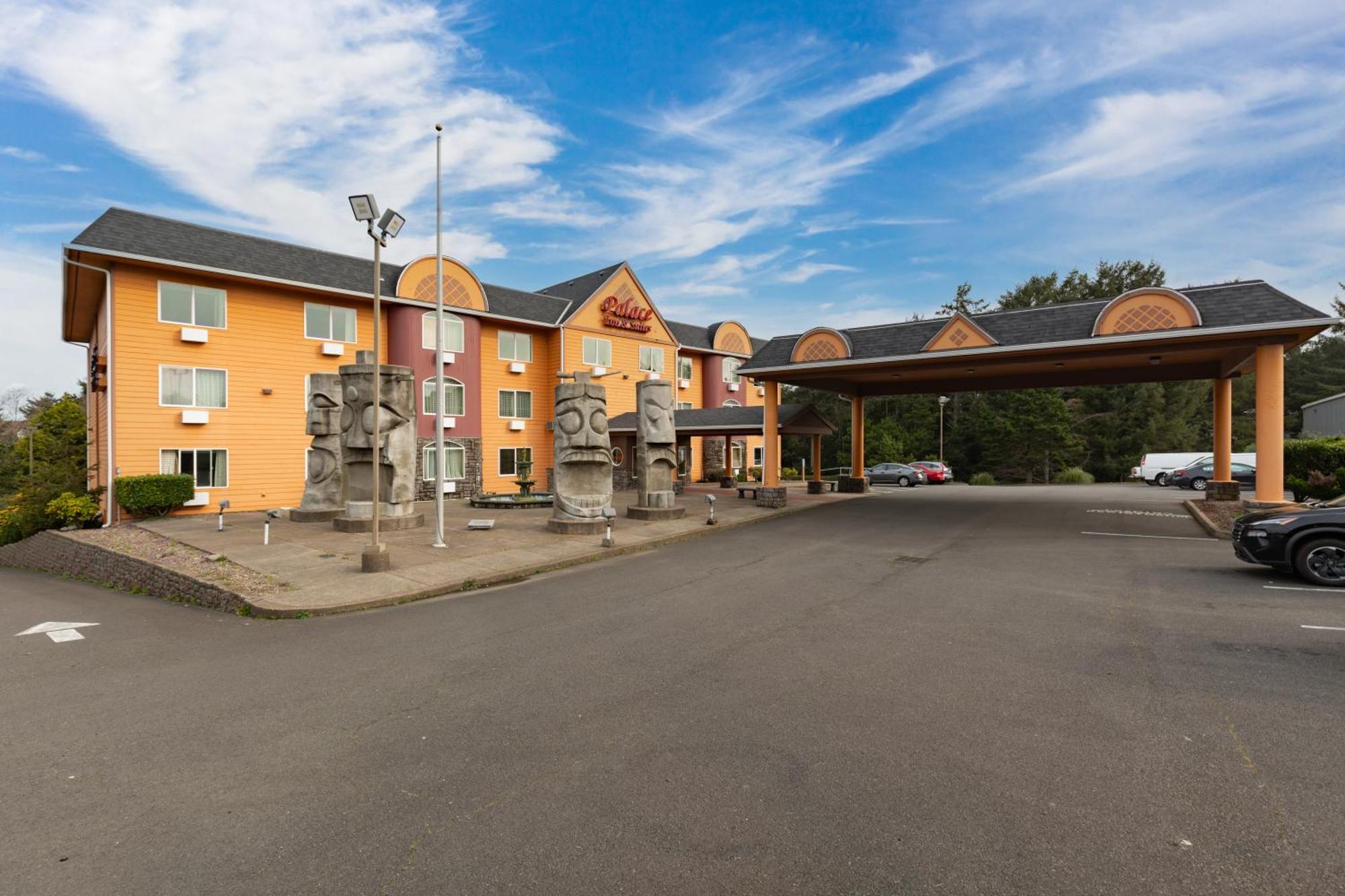 Palace Inn & Suites Lincoln City Exterior photo